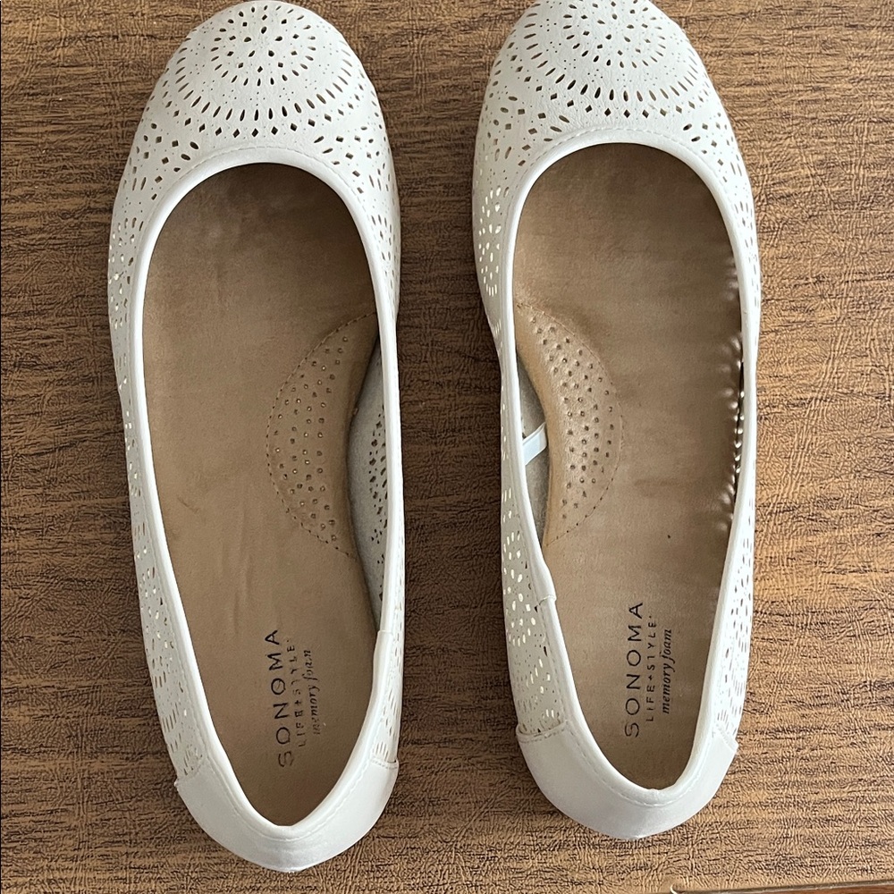 Sonoma Women's White Perforated Flats